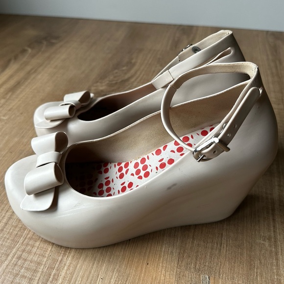 Melissa Shoes Melissa Toffee Apple Wedges With Bow In Cream Poshmark
